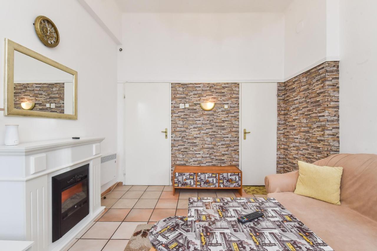 Historical Lion'S Bridge 1-Bedroom Apartment By Flat Mаnager Sofia Zewnętrze zdjęcie